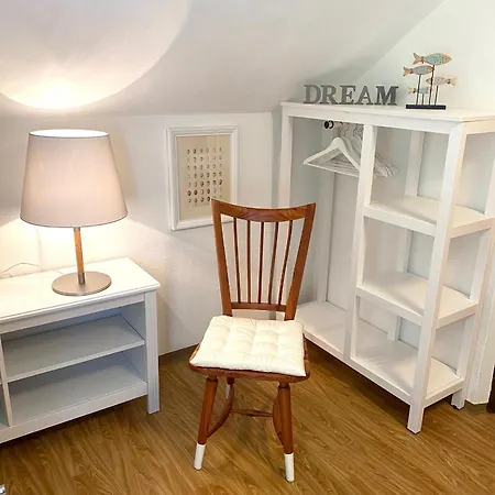 Holiday home Hideaway Charmantes Haus Naturlich & Biologisch By Seebnb Sekirn